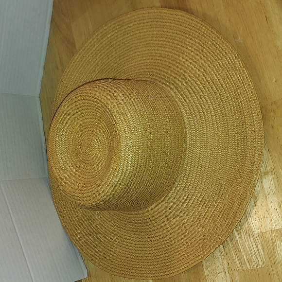 Wide Round Brim Vintage Straw Hat 